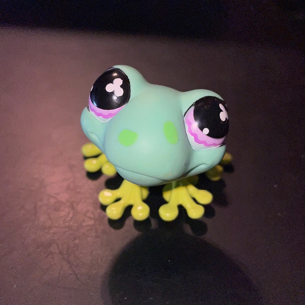 Littlest Pet Shop #479 Green Spotted Frog Purple Eyes LPs